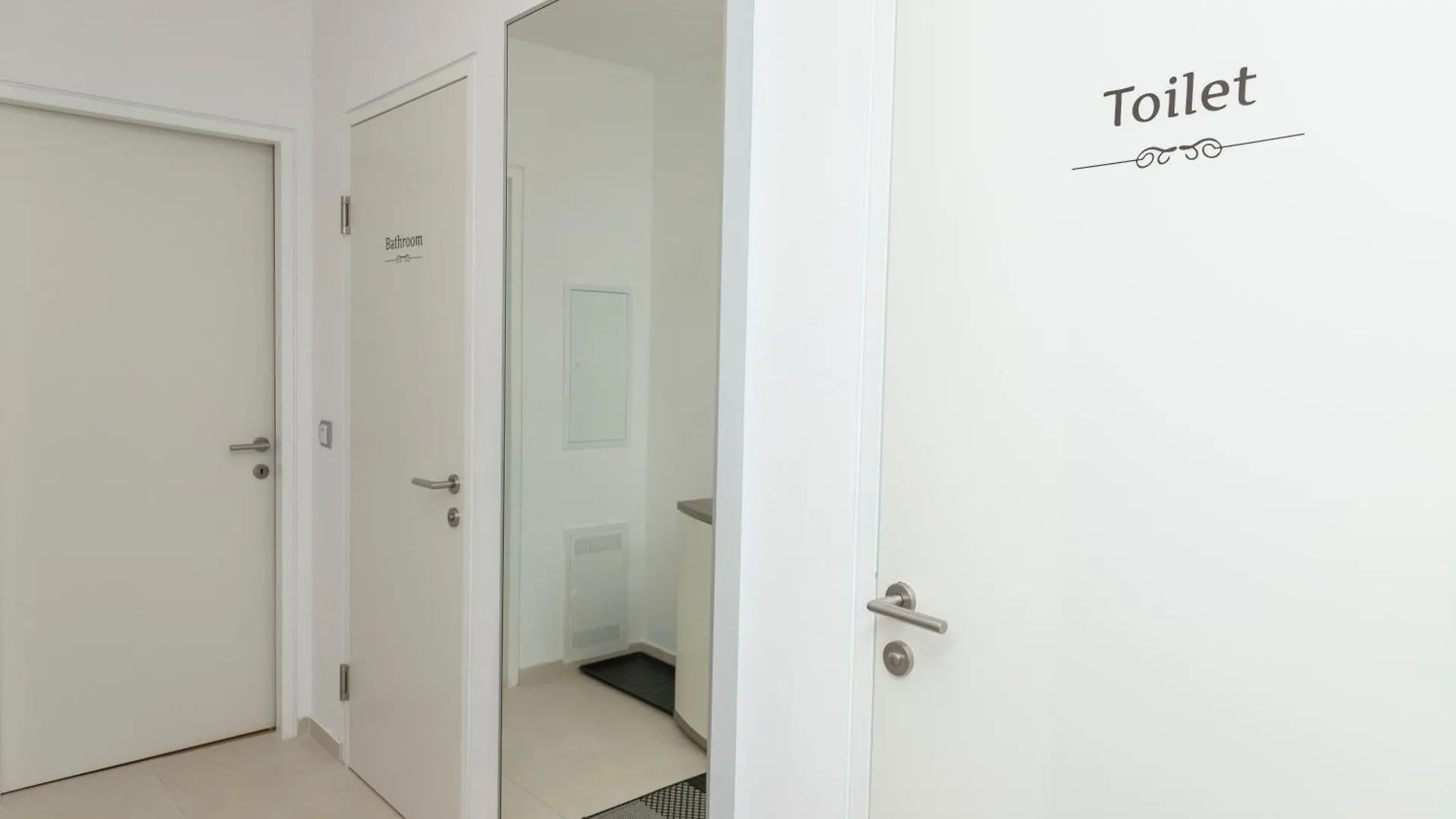 Pool And Hot Tub - Romantic Hideaway Apartment Vienna