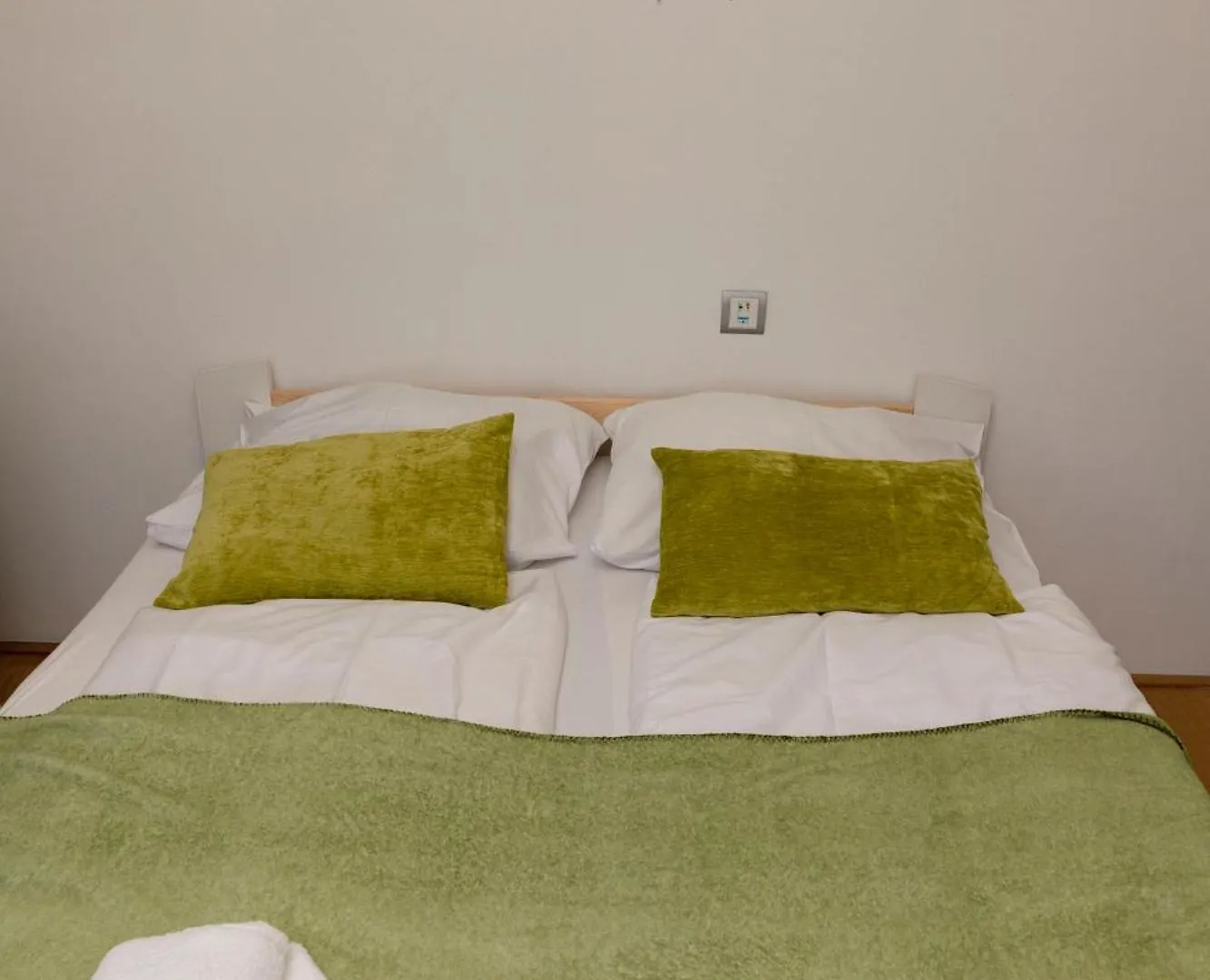Pool And Hot Tub - Romantic Hideaway Apartment Vienna Austria
