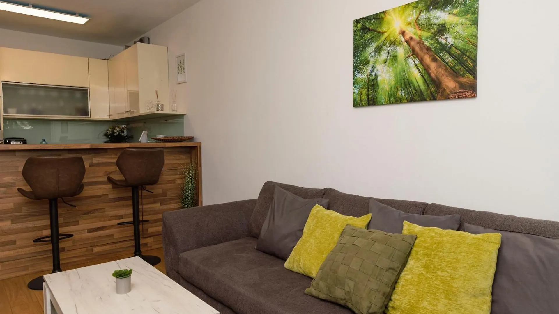 Pool And Hot Tub - Romantic Hideaway Apartment Vienna Austria