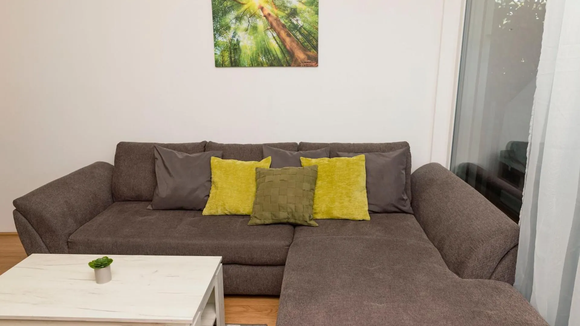 Pool And Hot Tub - Romantic Hideaway Apartment Vienna Austria